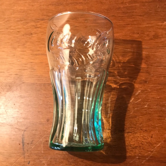 Set of two Traditional vintage Coca Cola glasses! - Picture 3 of 6